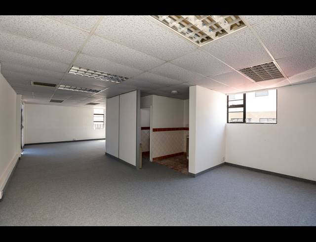 194M² OFFICE FOR SALE IN BULWER